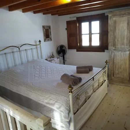 Manos House In Chora Патмос